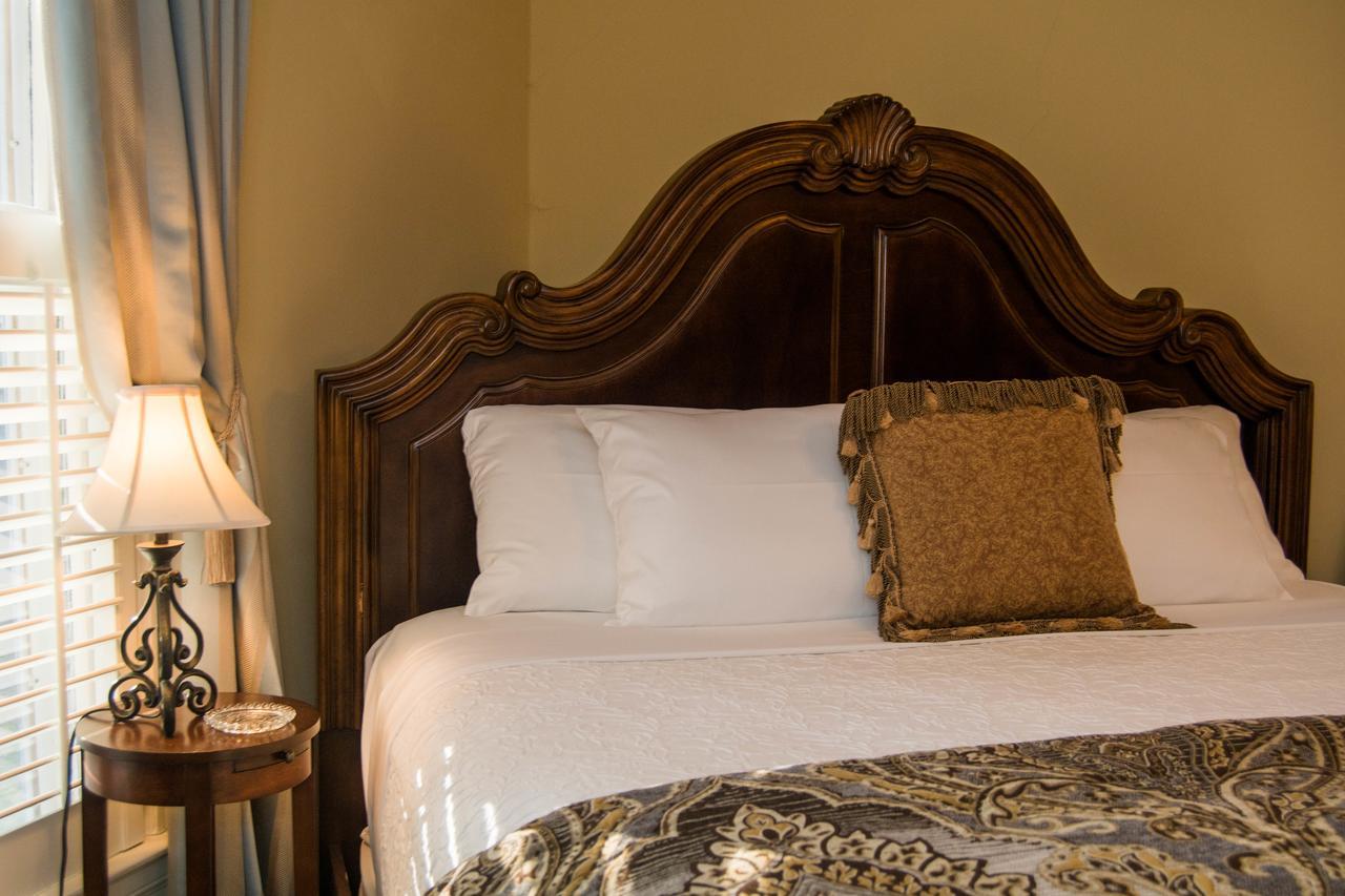 Oak Hill On Love Lane Bed And Breakfast Inn Вейнсвілл Екстер'єр фото