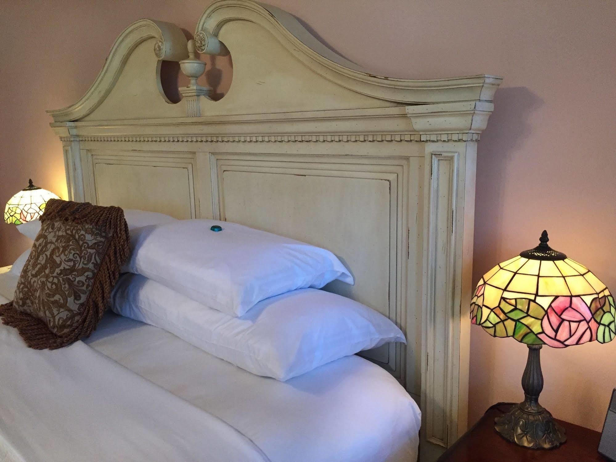 Oak Hill On Love Lane Bed And Breakfast Inn Вейнсвілл Екстер'єр фото